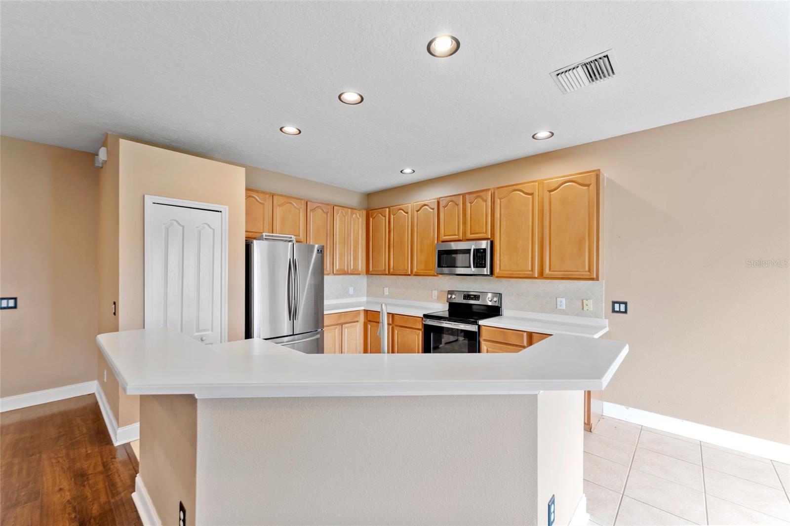 901 PARKER DEN DR — photo 10