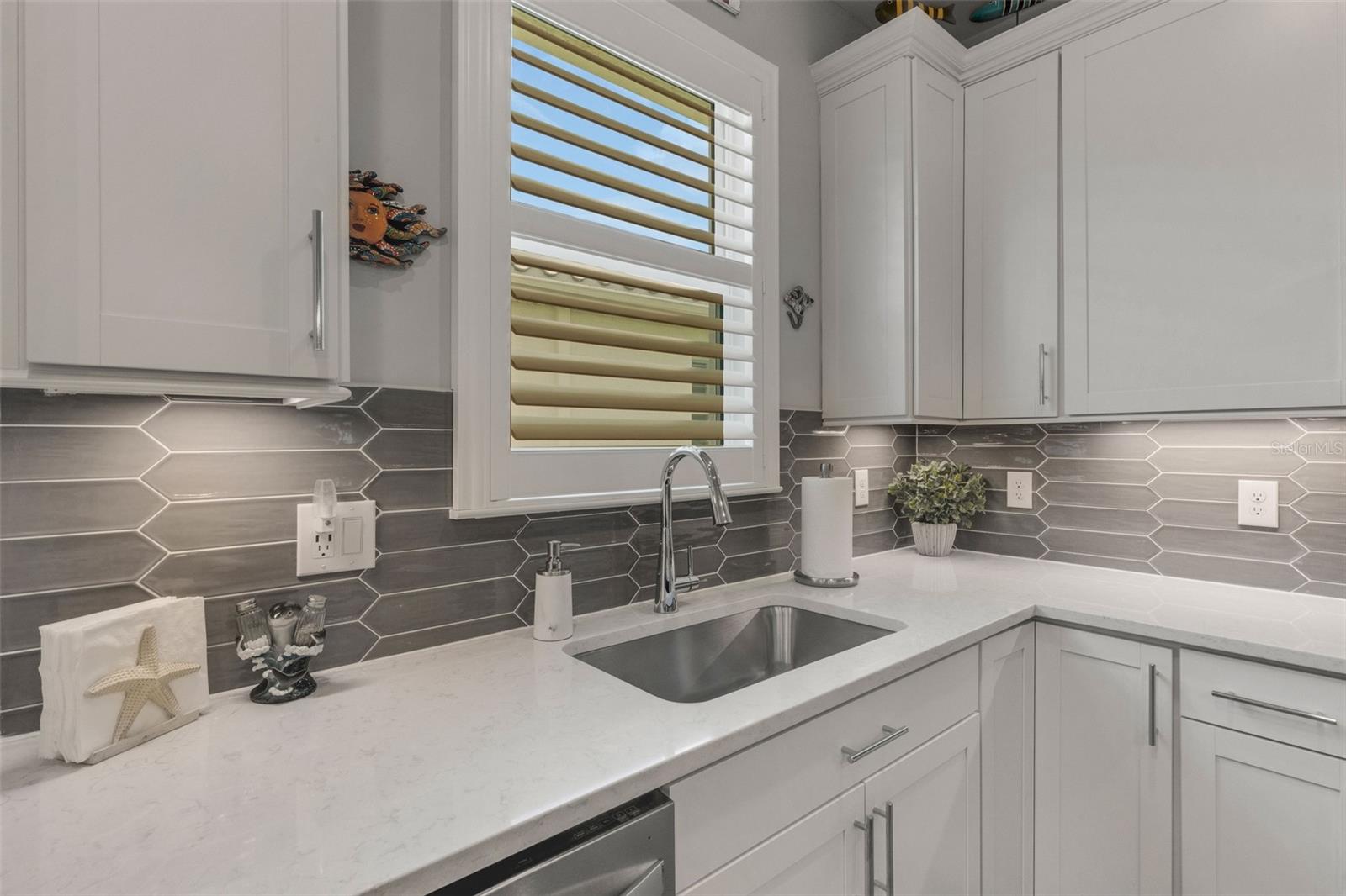 10374 ABACO FALLS DR — photo 10