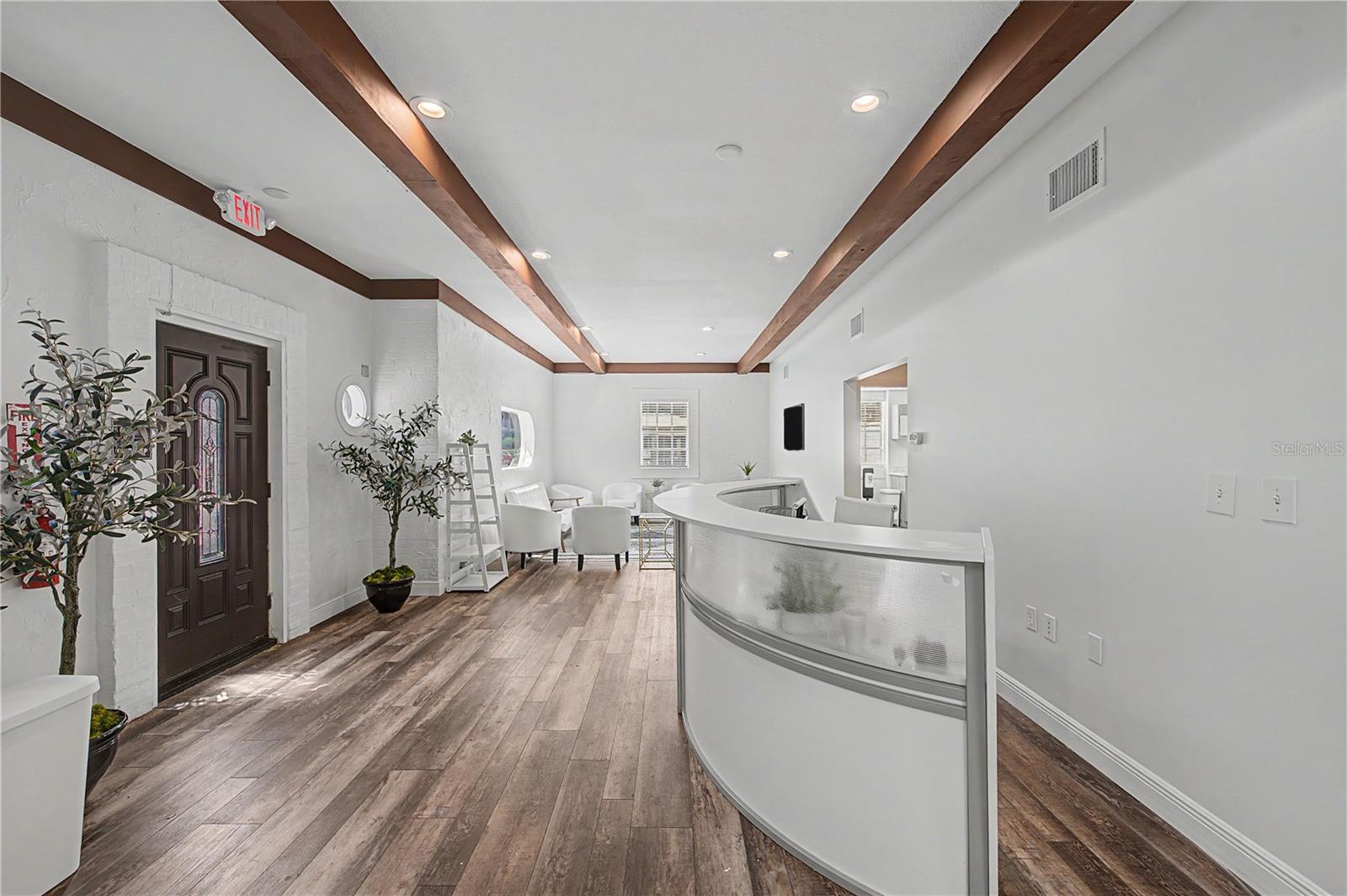 815 S HOWARD AVE — photo 10