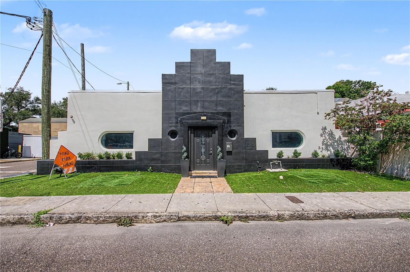 815 S HOWARD AVE — photo 41