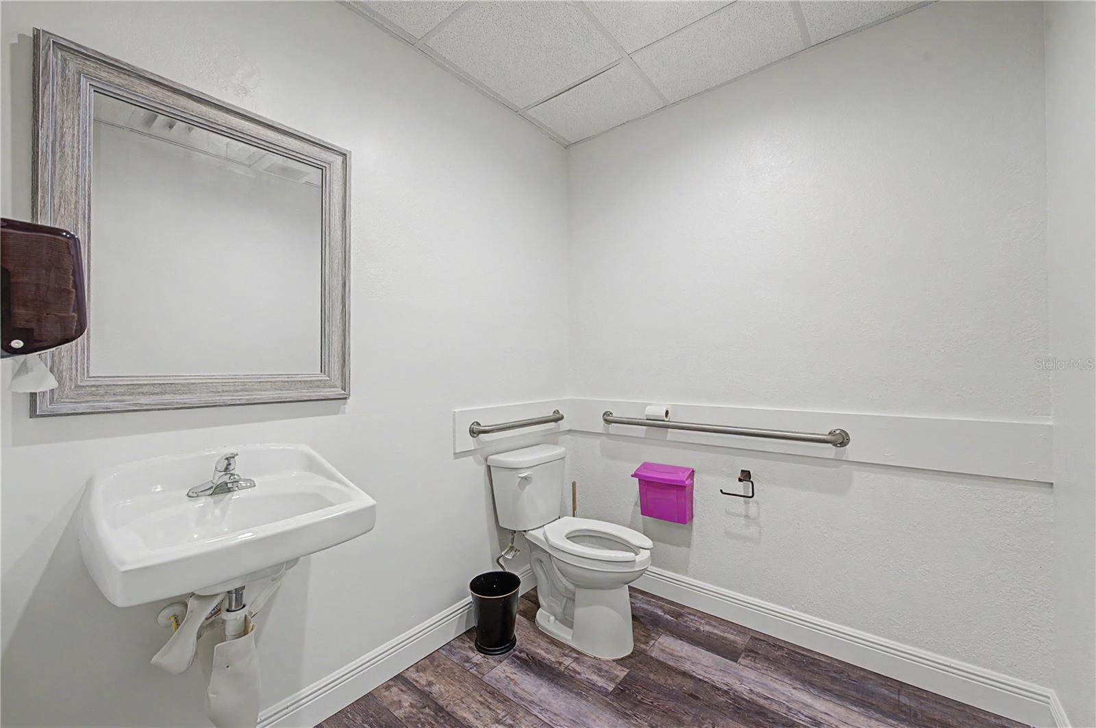 815 S HOWARD AVE — photo 34