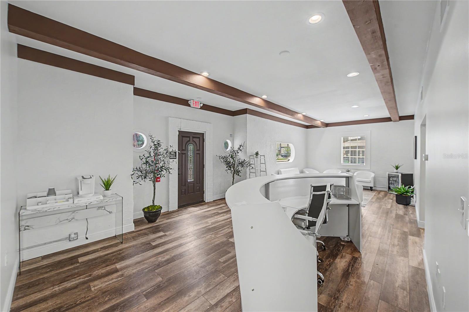 815 S HOWARD AVE — photo 40
