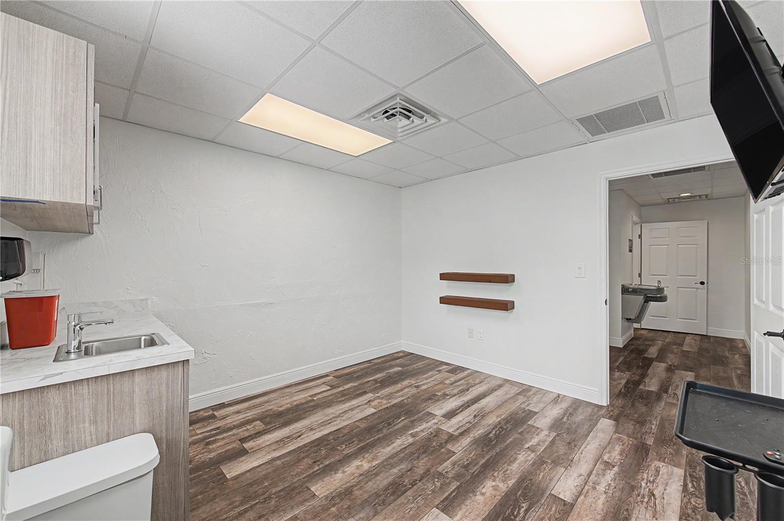 815 S HOWARD AVE — photo 31
