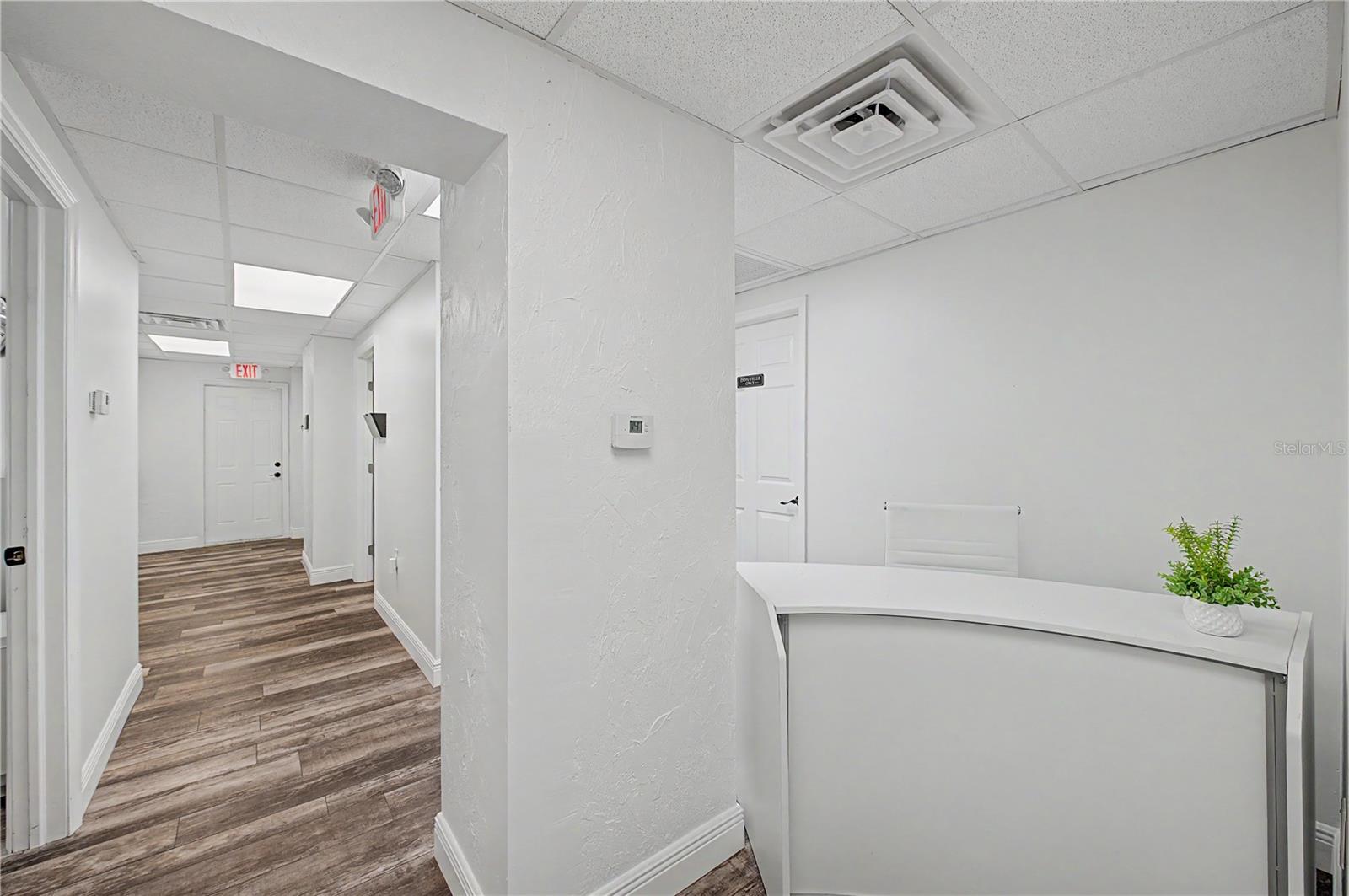 815 S HOWARD AVE — photo 22