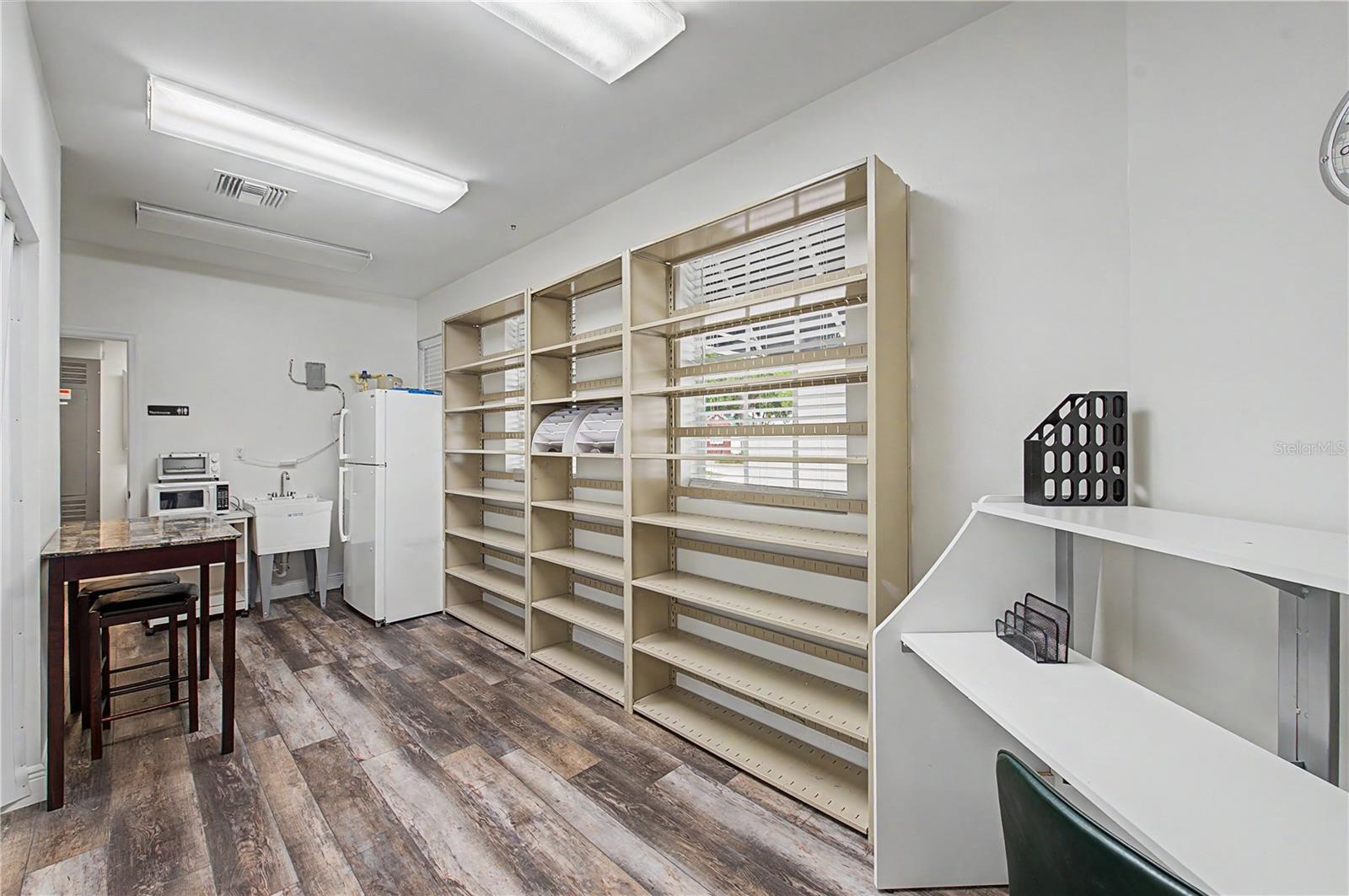 815 S HOWARD AVE — photo 38