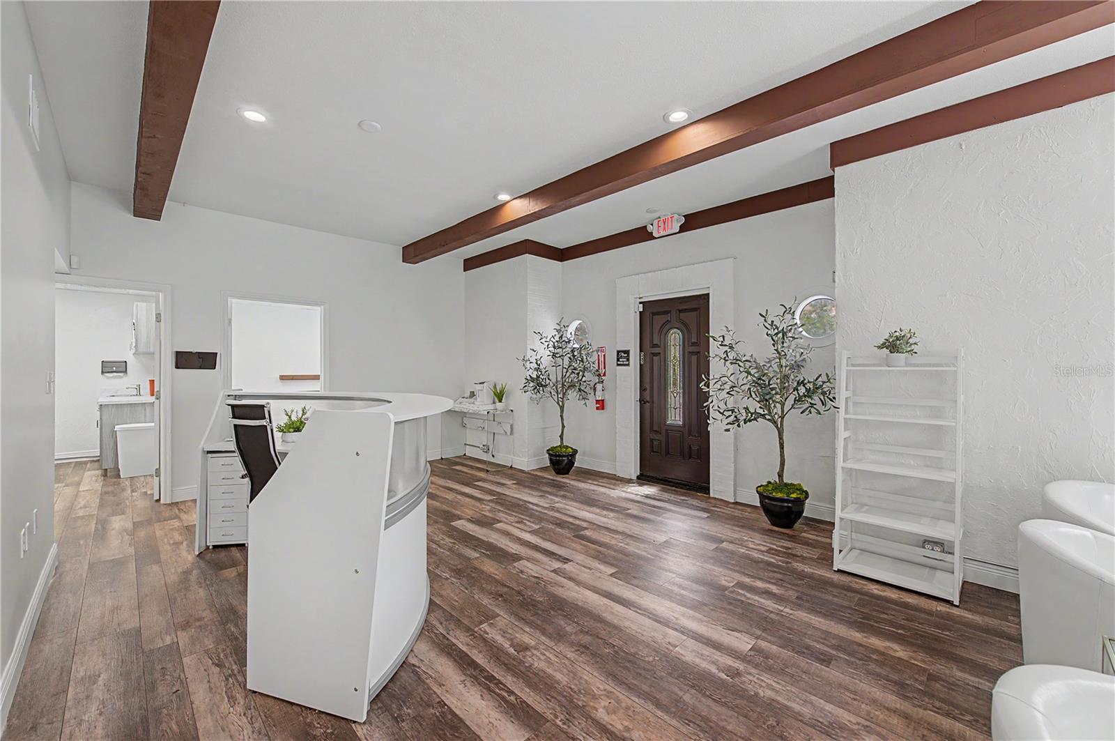 815 S HOWARD AVE — photo 26