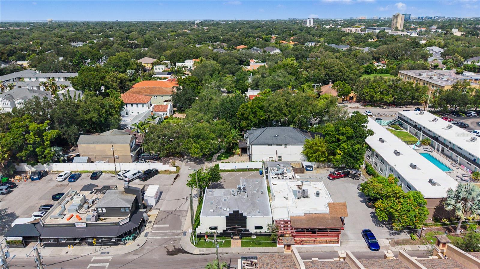 815 S HOWARD AVE — photo 49