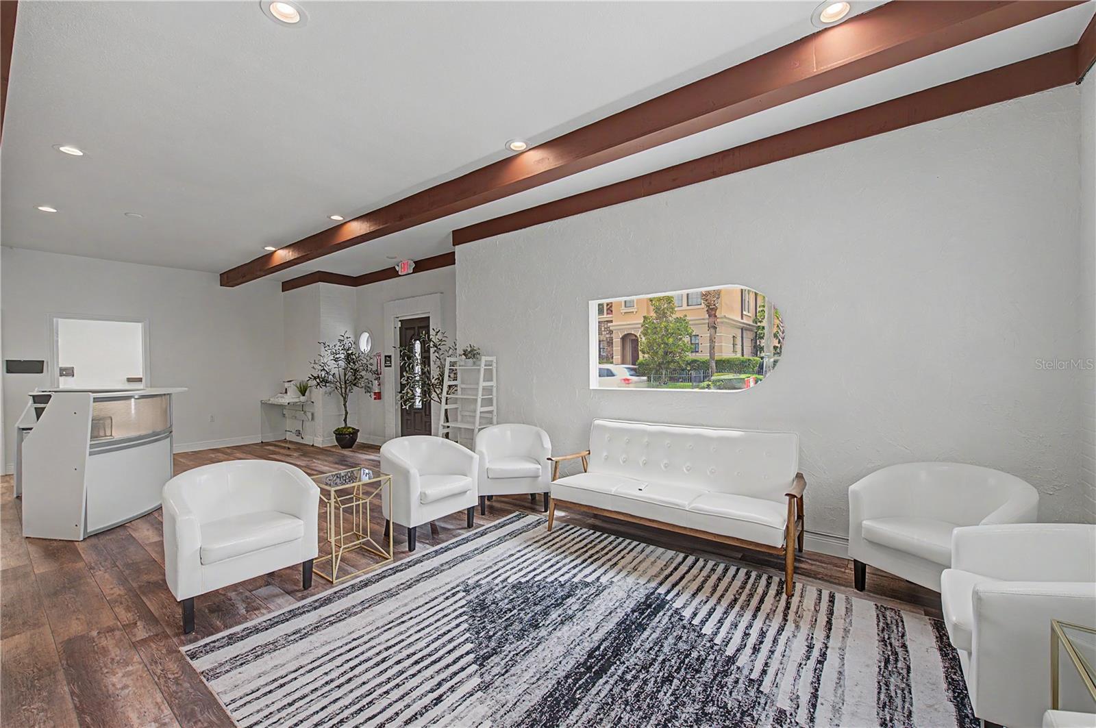 815 S HOWARD AVE — photo 16