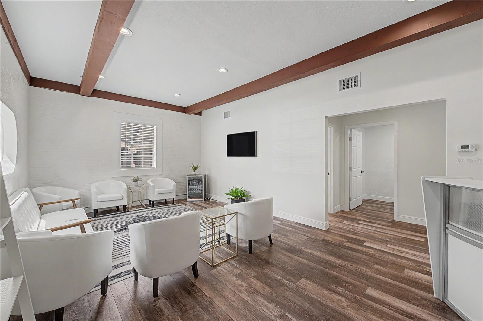 815 S HOWARD AVE — photo 15