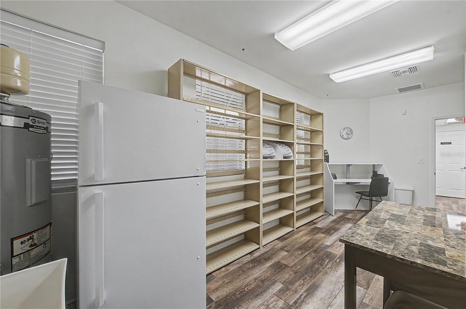 815 S HOWARD AVE — photo 37