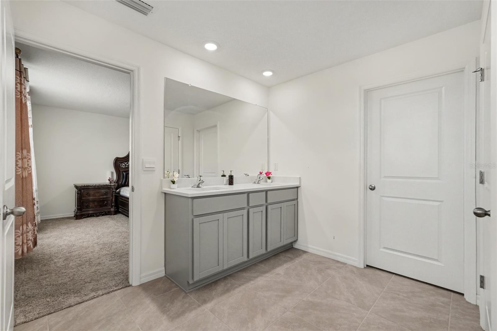 3601 CAPITAL RESERVE DR — photo 18