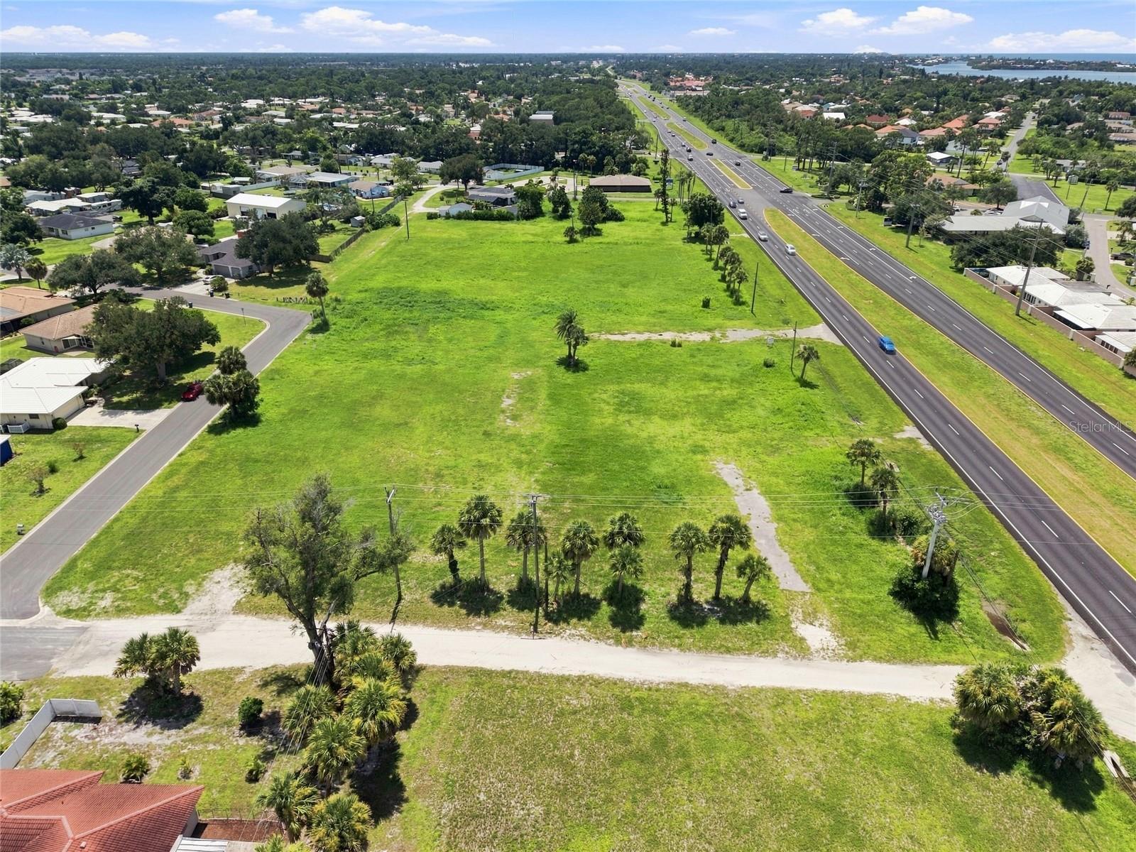 2301 S TAMIAMI TRL — photo 29