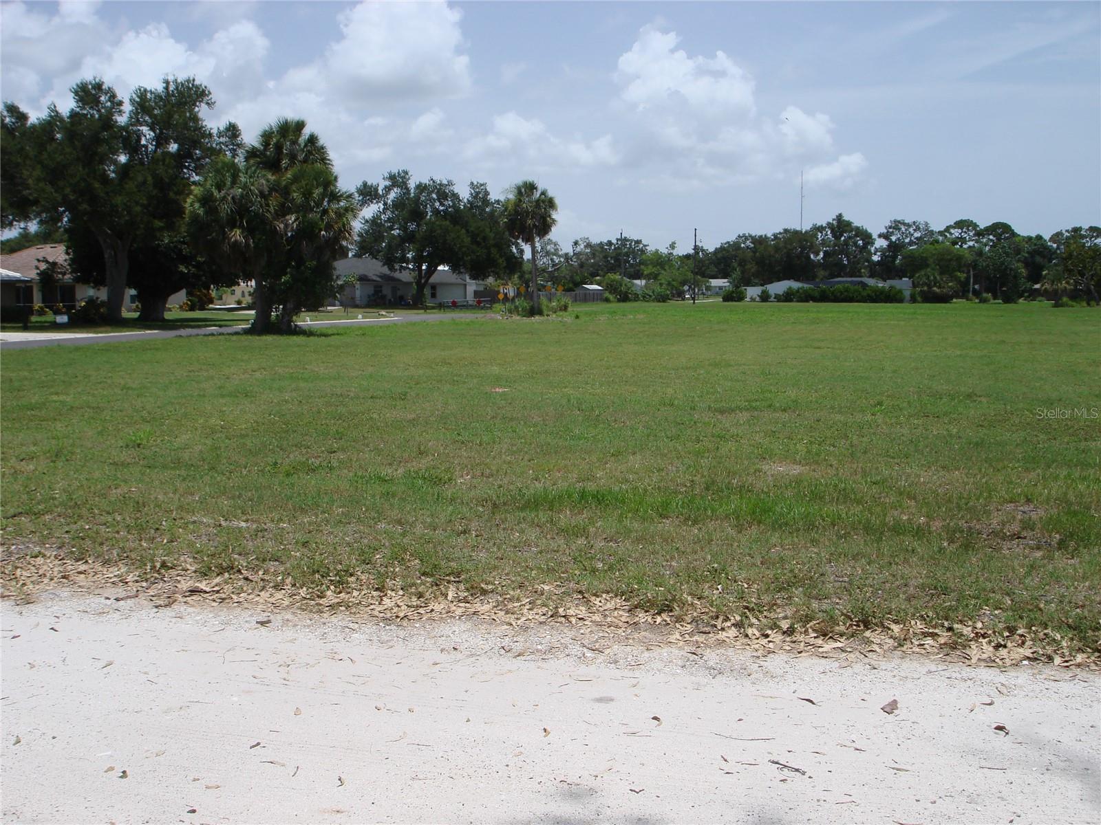 2301 S TAMIAMI TRL — photo 15