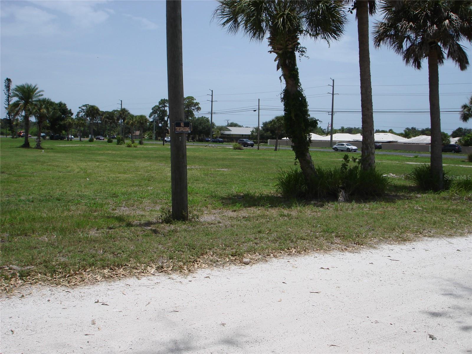 2301 S TAMIAMI TRL — photo 16