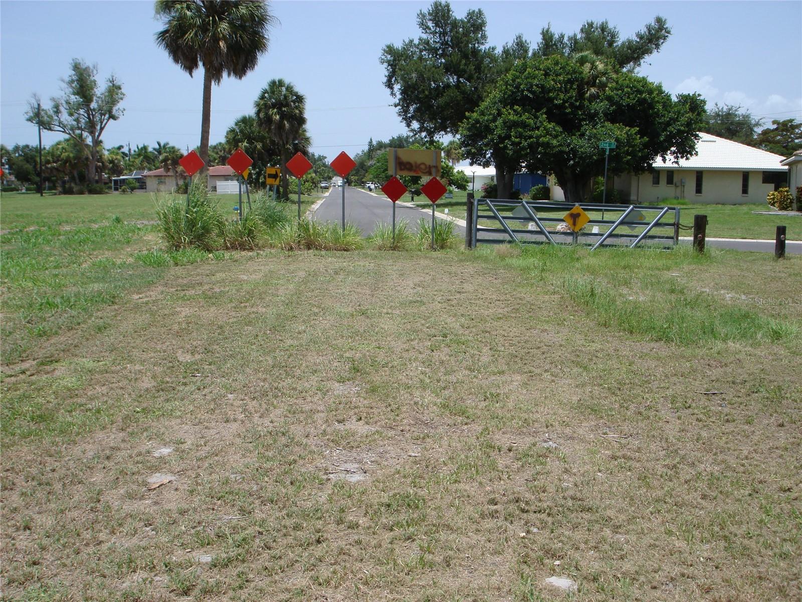 2301 S TAMIAMI TRL — photo 8