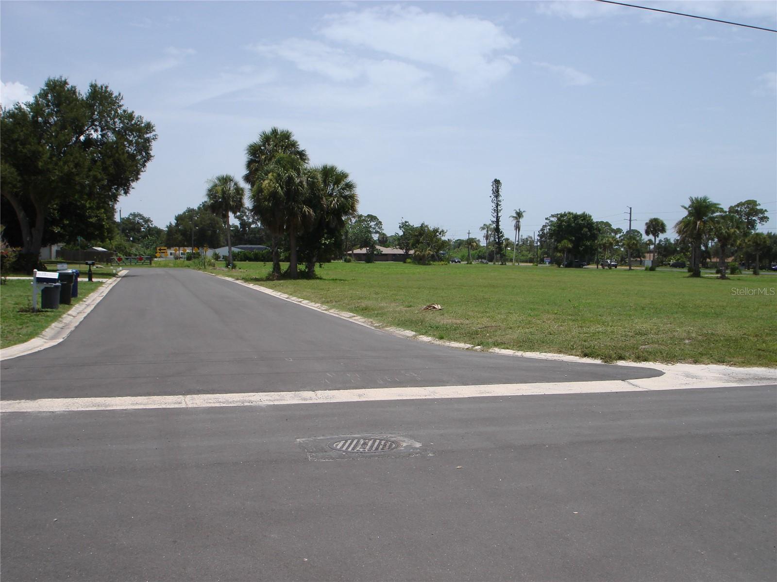 2301 S TAMIAMI TRL — photo 12