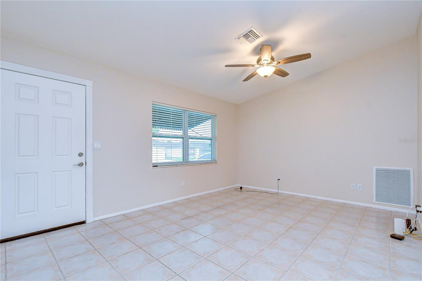 8811 MARTINIQUE LN — photo 11