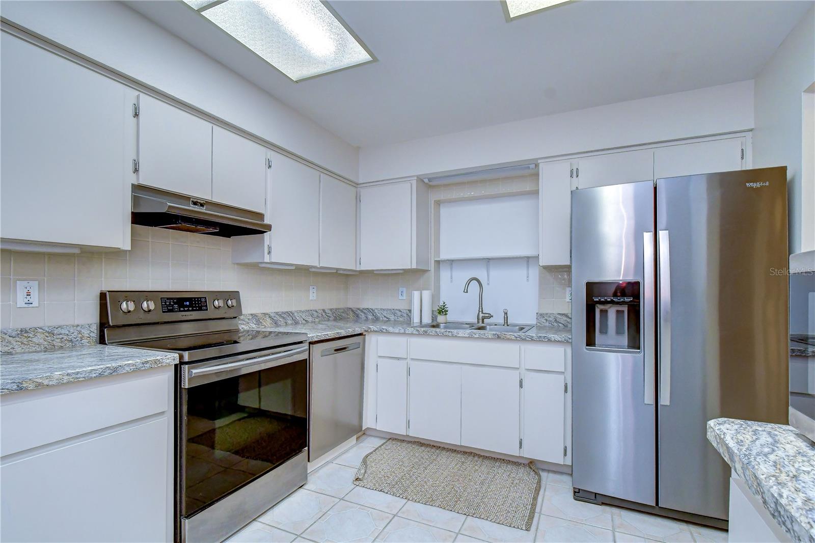 8811 MARTINIQUE LN — photo 25