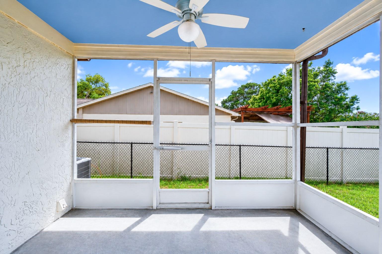 8811 MARTINIQUE LN — photo 6