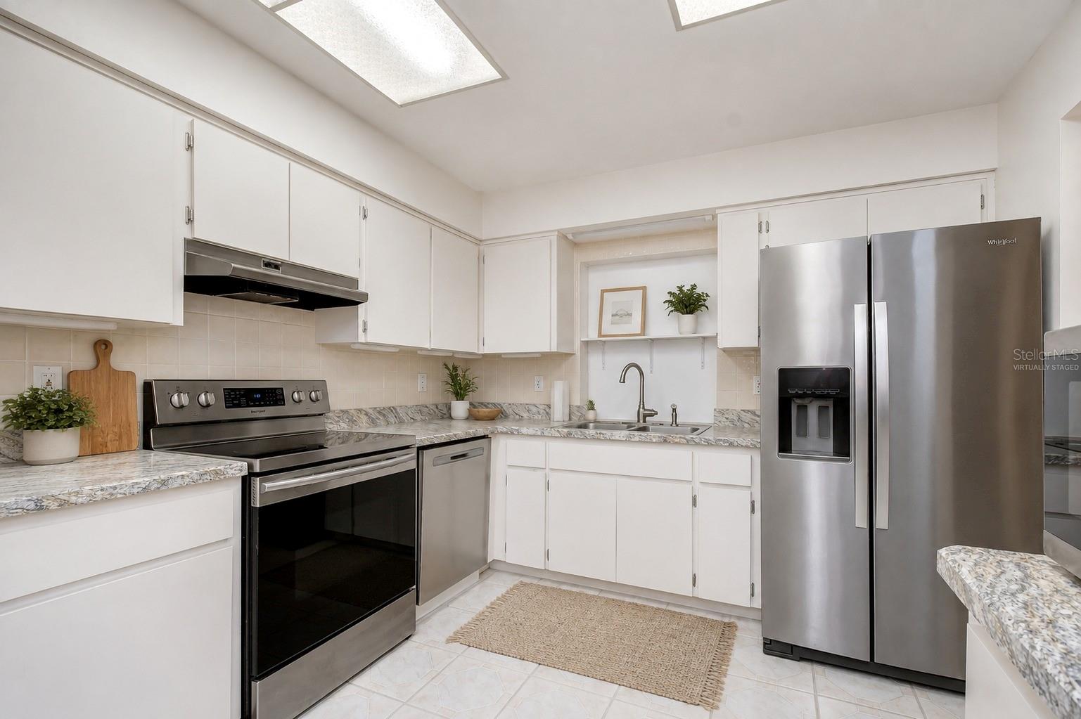 8811 MARTINIQUE LN — photo 26