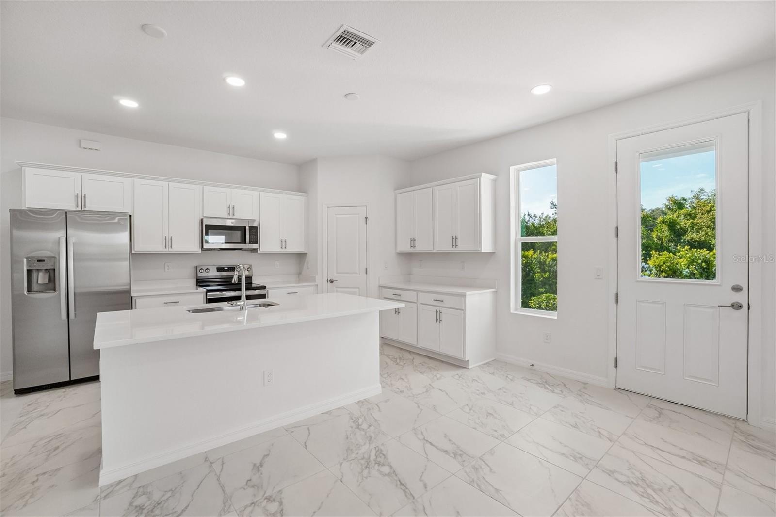 640 SILVER STREAM CT — photo 9