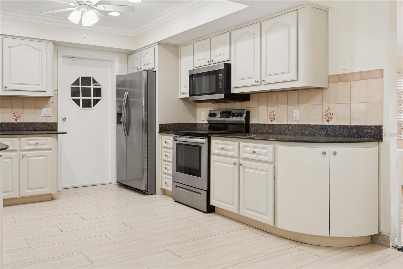 4701 N HABANA AVE — photo 8