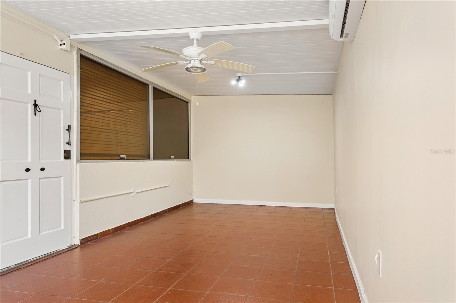 4701 N HABANA AVE — photo 27