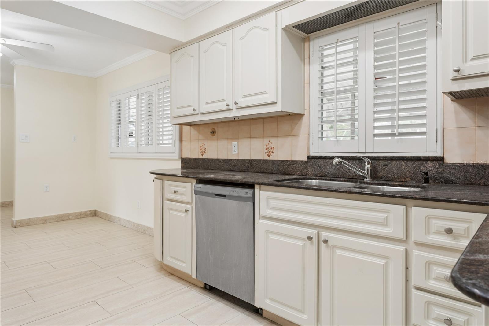 4701 N HABANA AVE — photo 9