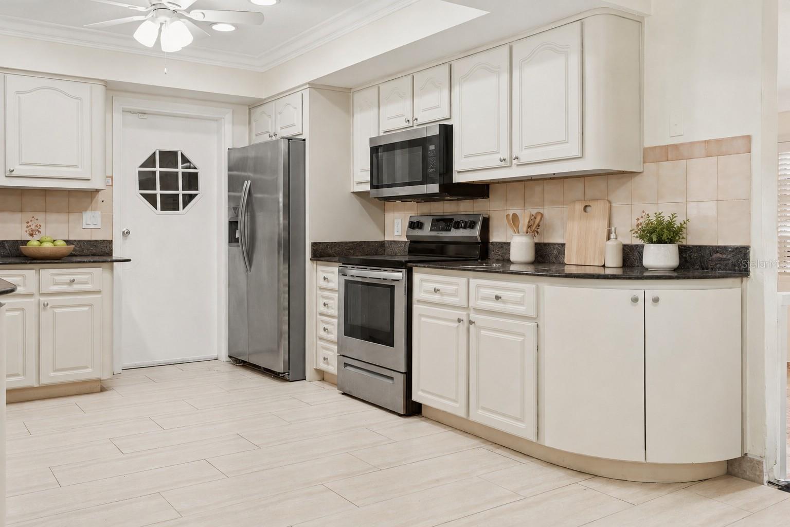 4701 N HABANA AVE — photo 29