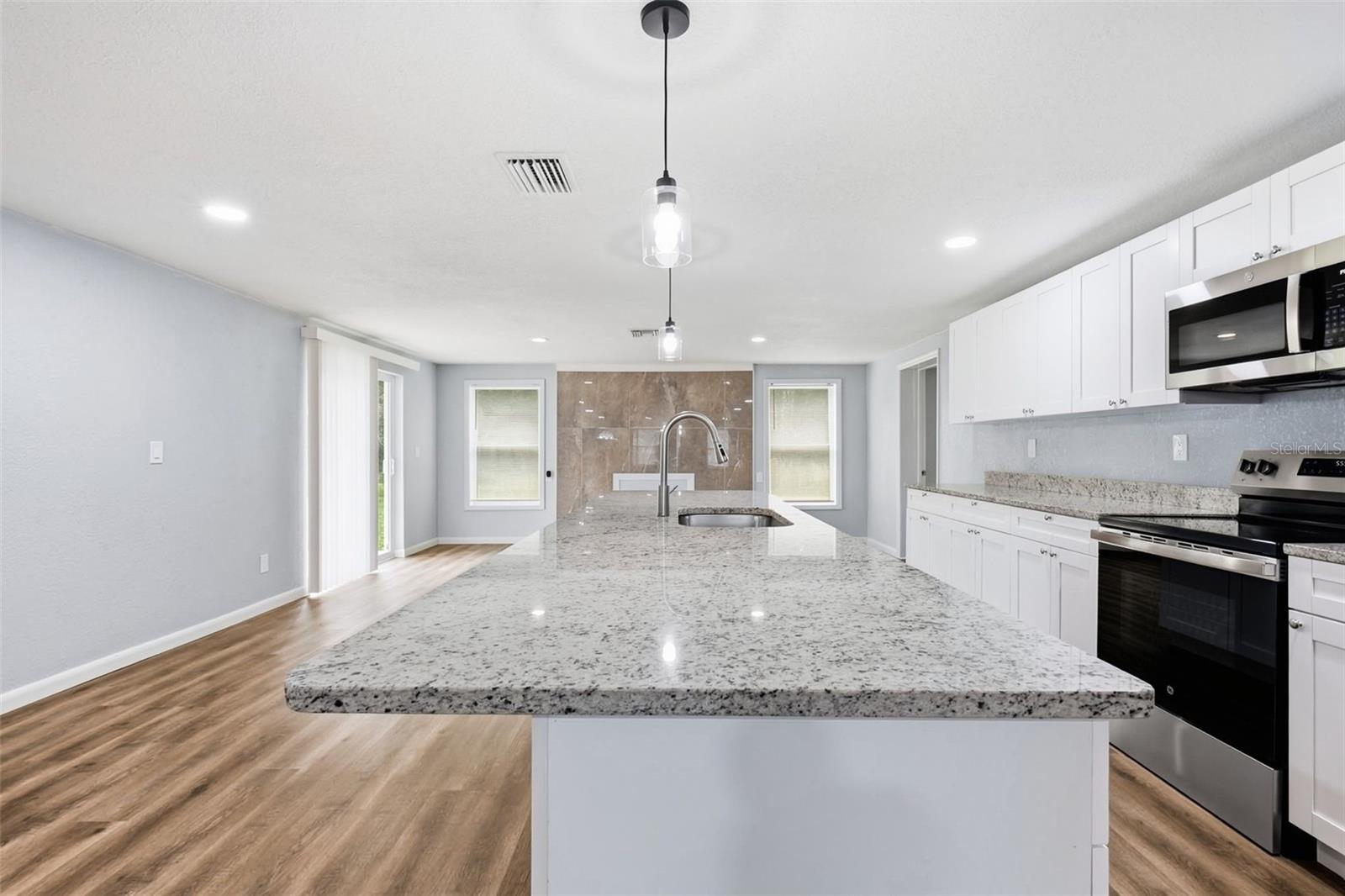 8531 HORIZON LN — photo 15