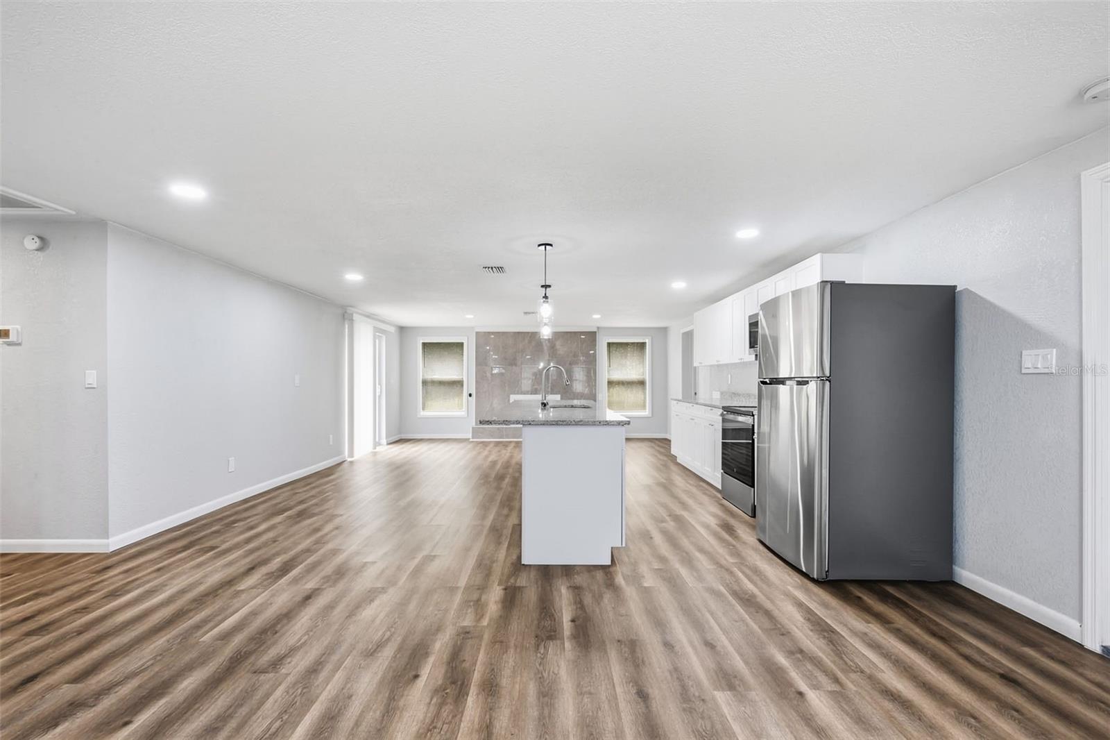 8531 HORIZON LN — photo 11