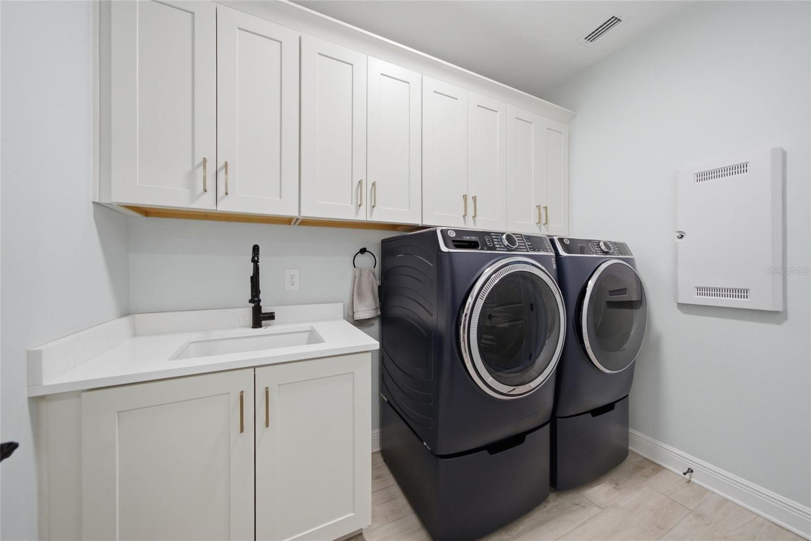 4815 HONEY DEW LN — photo 39