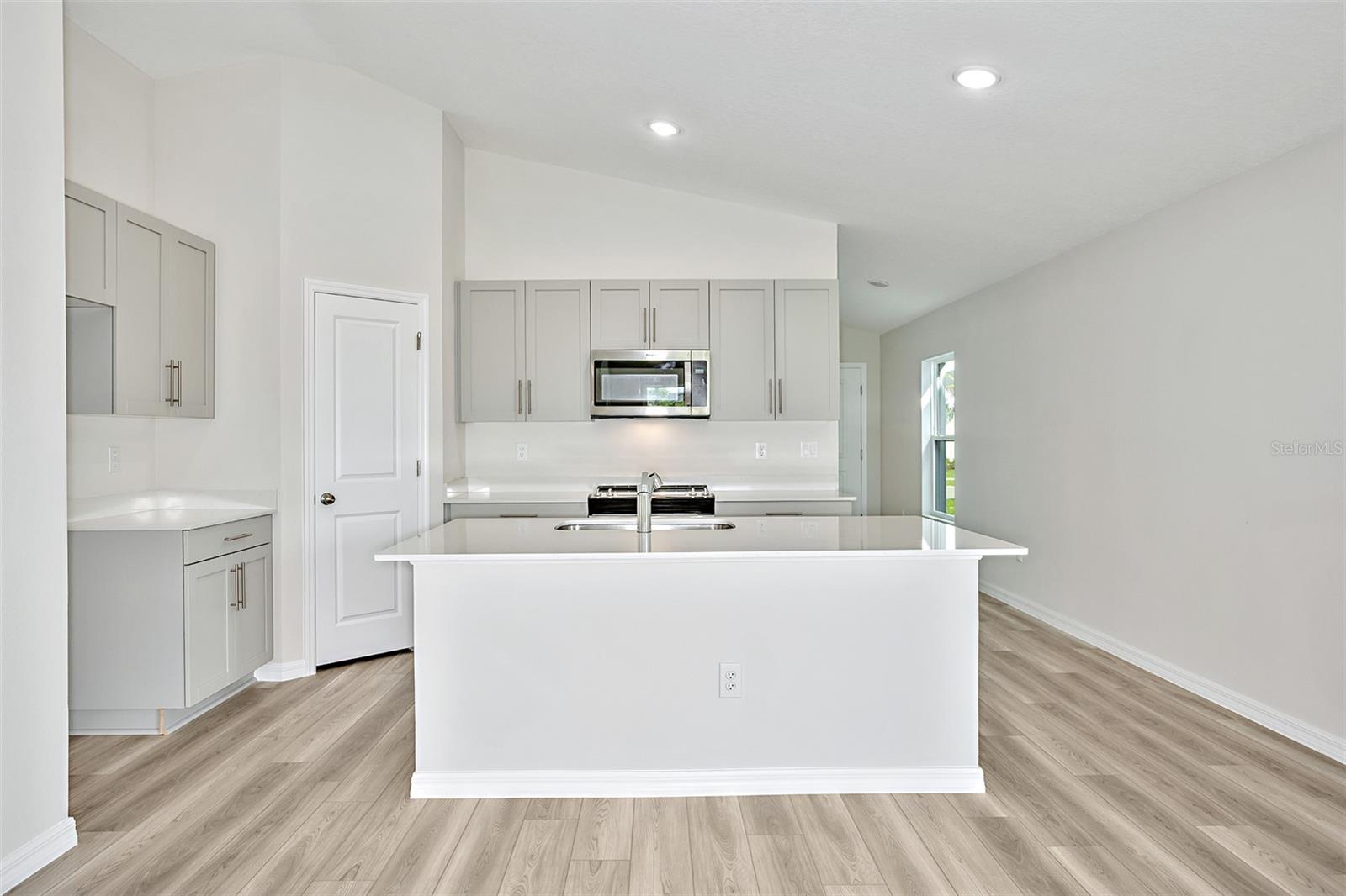 15204 MAUDE LANDING LOOP — photo 7