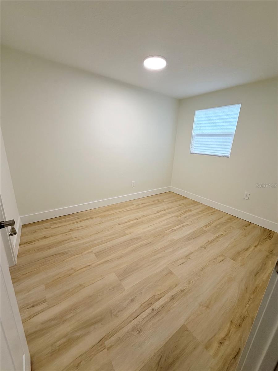 4533 W FERN ST — photo 28