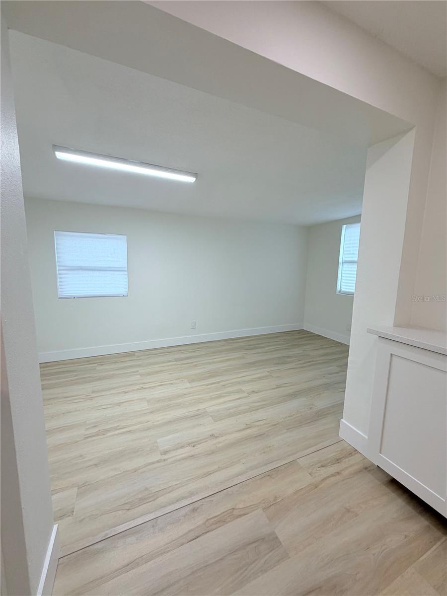 4533 W FERN ST — photo 11