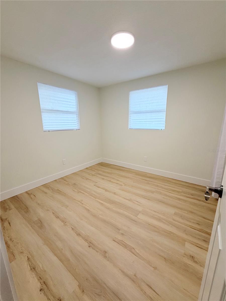 4533 W FERN ST — photo 18