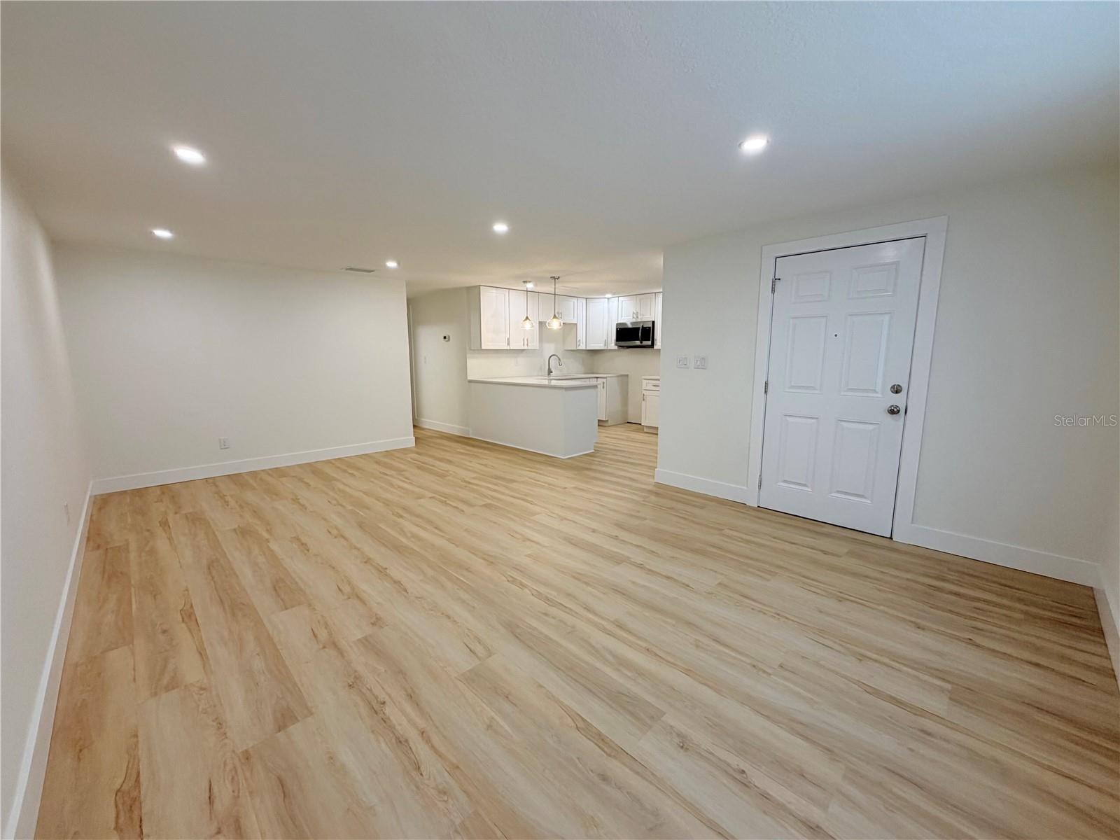 4533 W FERN ST — photo 5