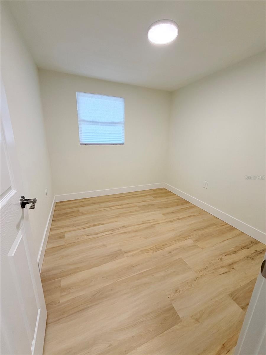 4533 W FERN ST — photo 19