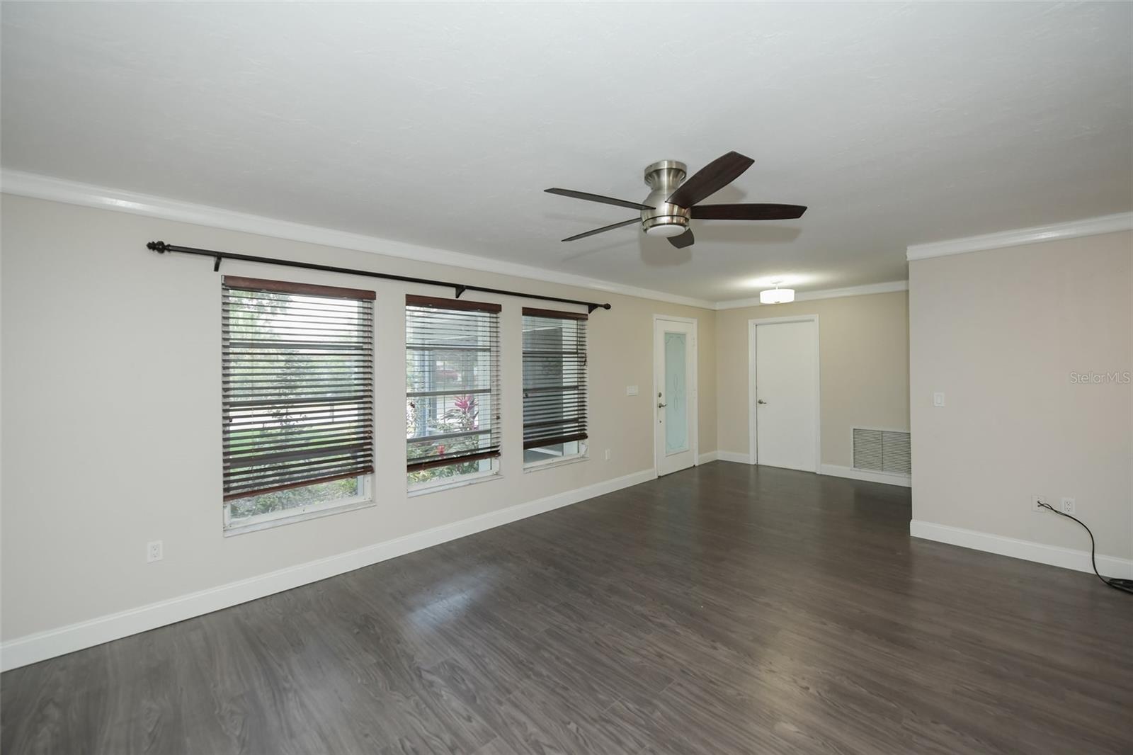 1625 BAY HILL CIR — photo 8
