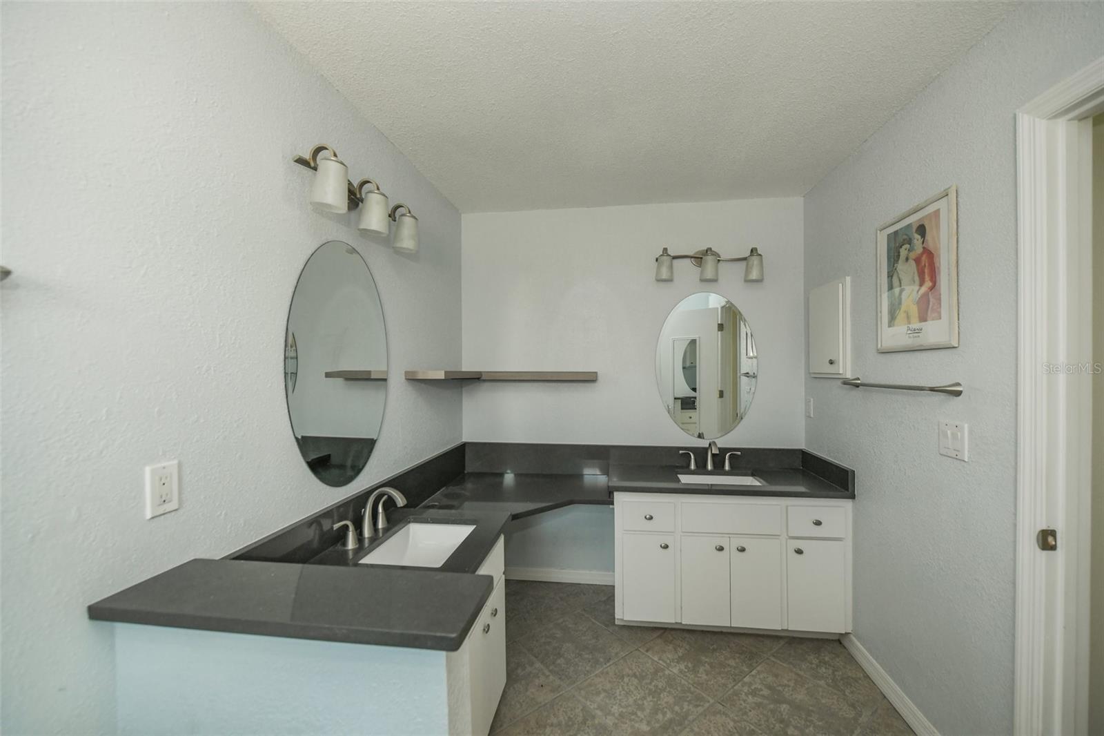 1625 BAY HILL CIR — photo 22