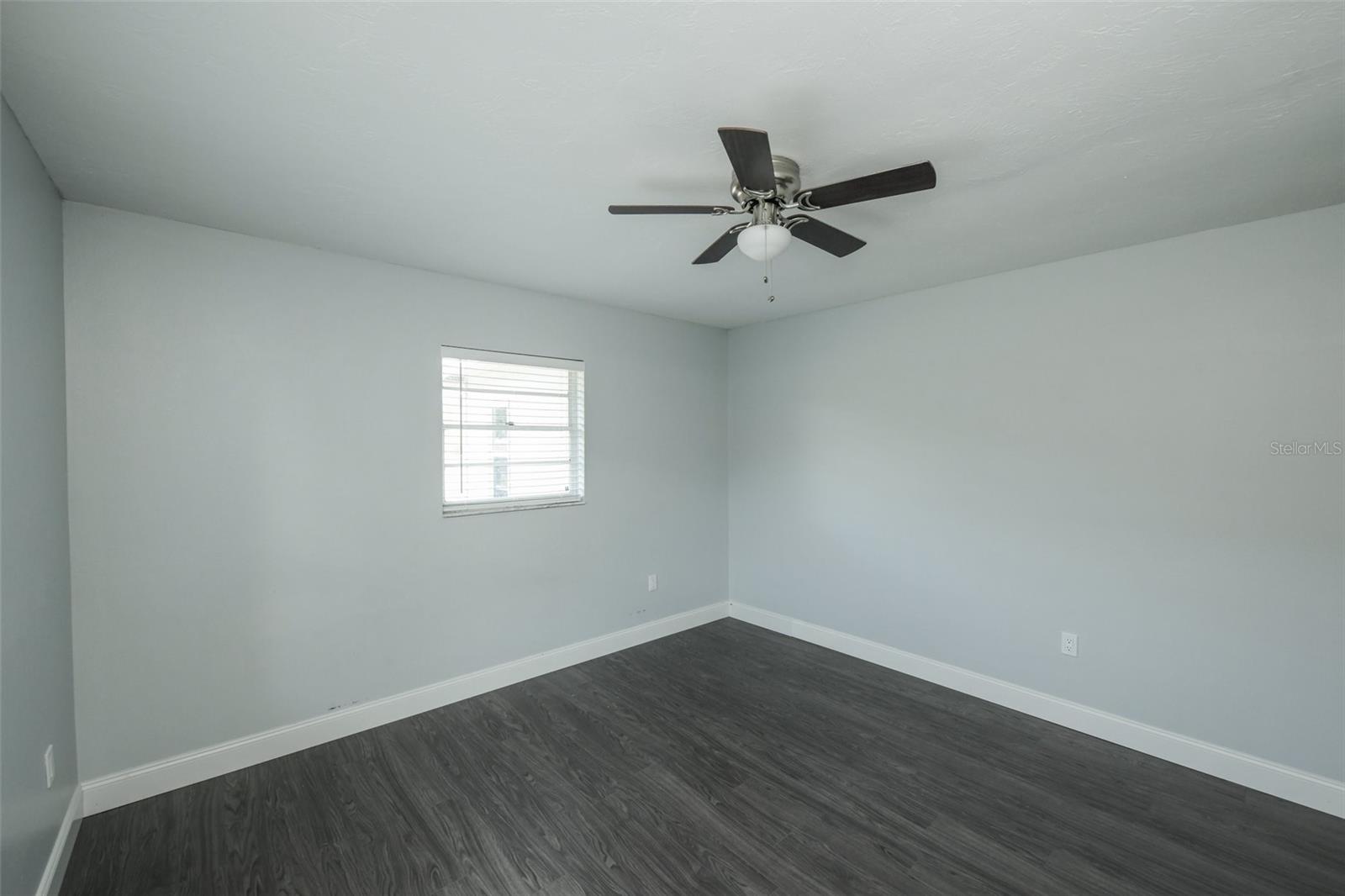 1625 BAY HILL CIR — photo 26