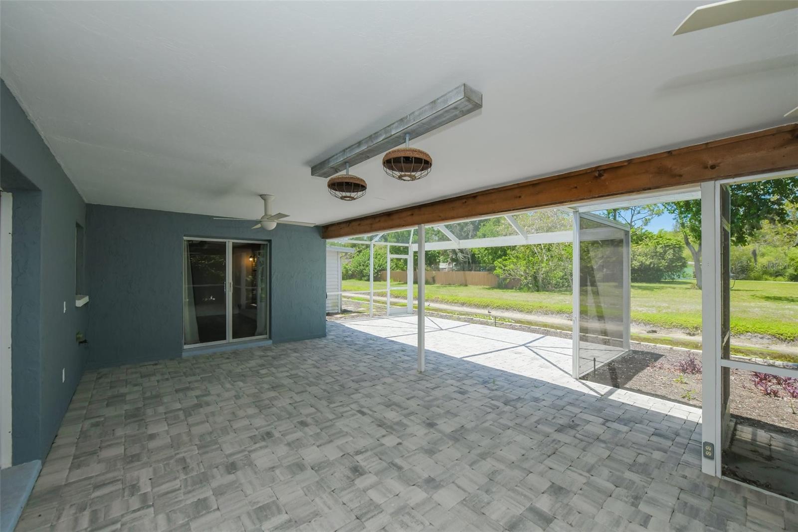 1625 BAY HILL CIR — photo 33