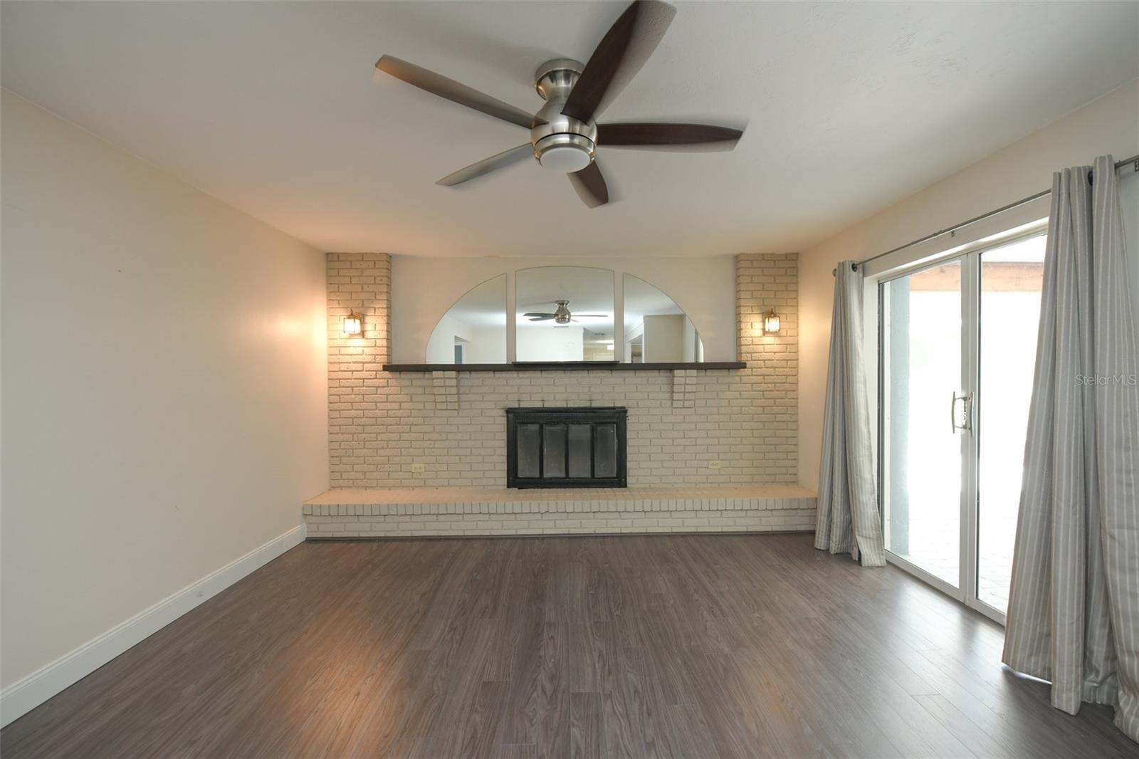 1625 BAY HILL CIR — photo 18