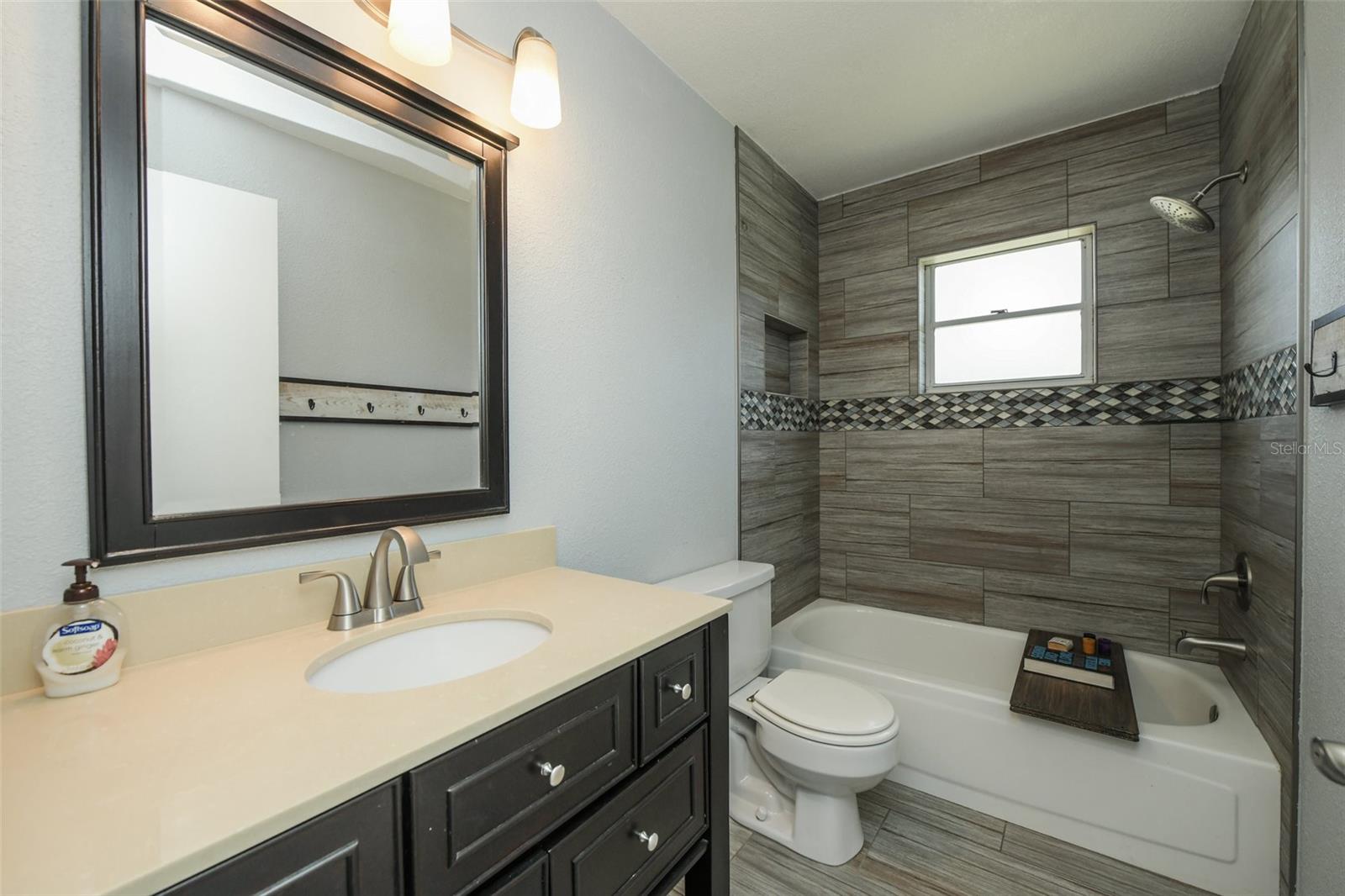 1625 BAY HILL CIR — photo 31
