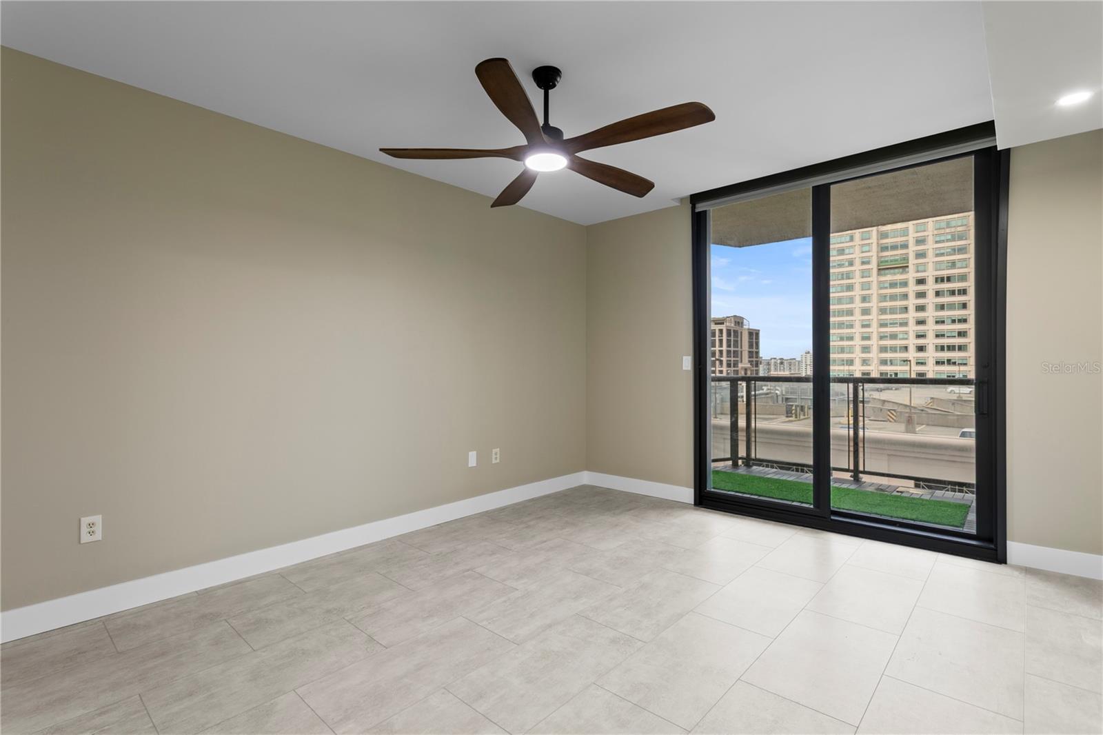 1 BEACH DR SE #1112 — photo 29