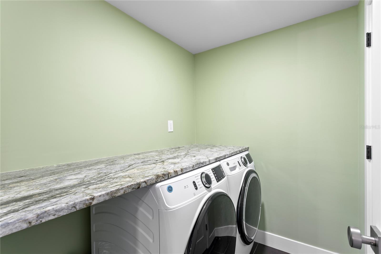 1 BEACH DR SE #1112 — photo 10
