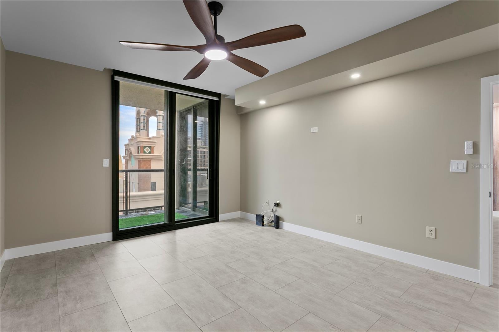 1 BEACH DR SE #1112 — photo 30