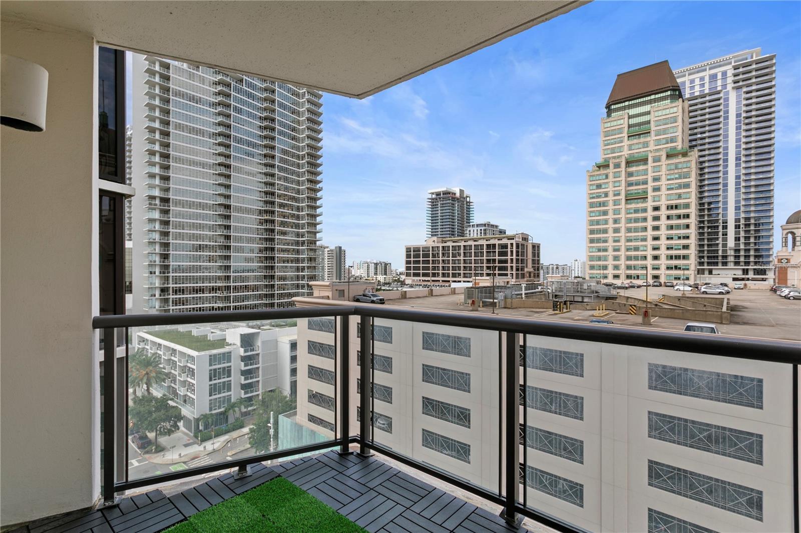 1 BEACH DR SE #1112 — photo 32