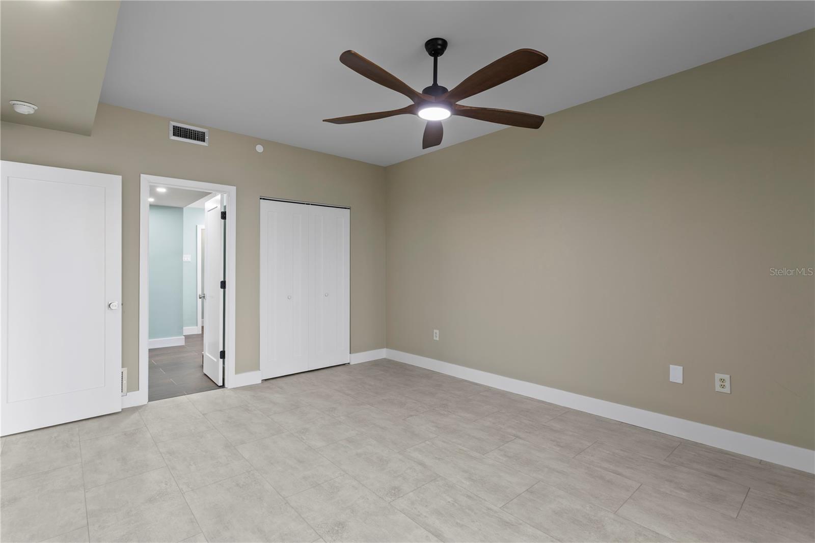 1 BEACH DR SE #1112 — photo 31