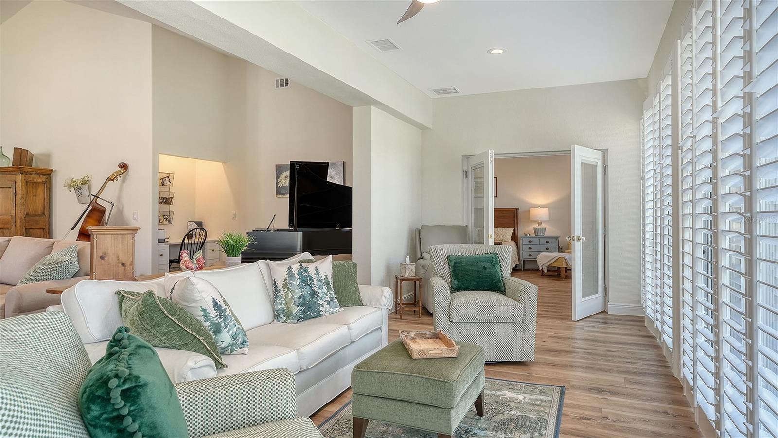 4060 PENSHURST PARK — photo 25